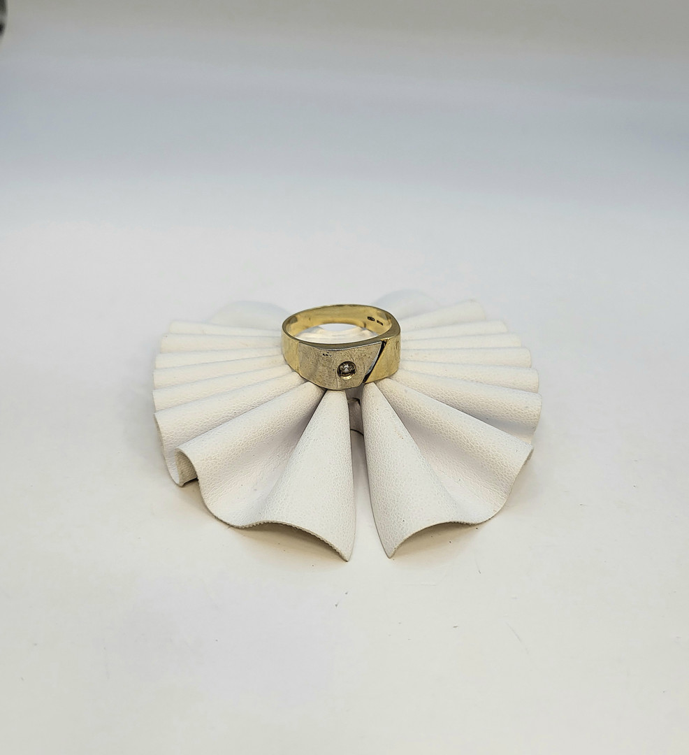 Anello oro pietra