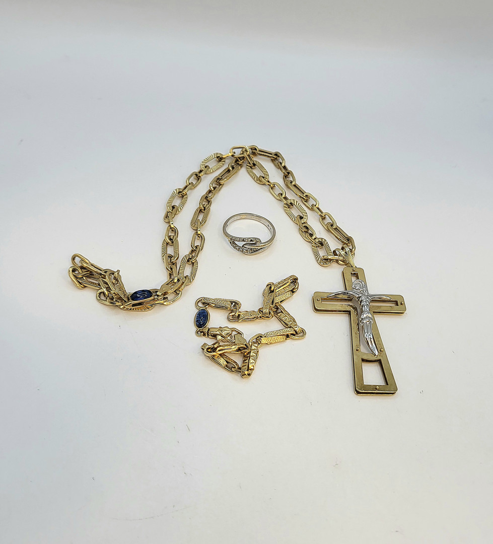 Collana ciondolo bracciale e anello oro pietre