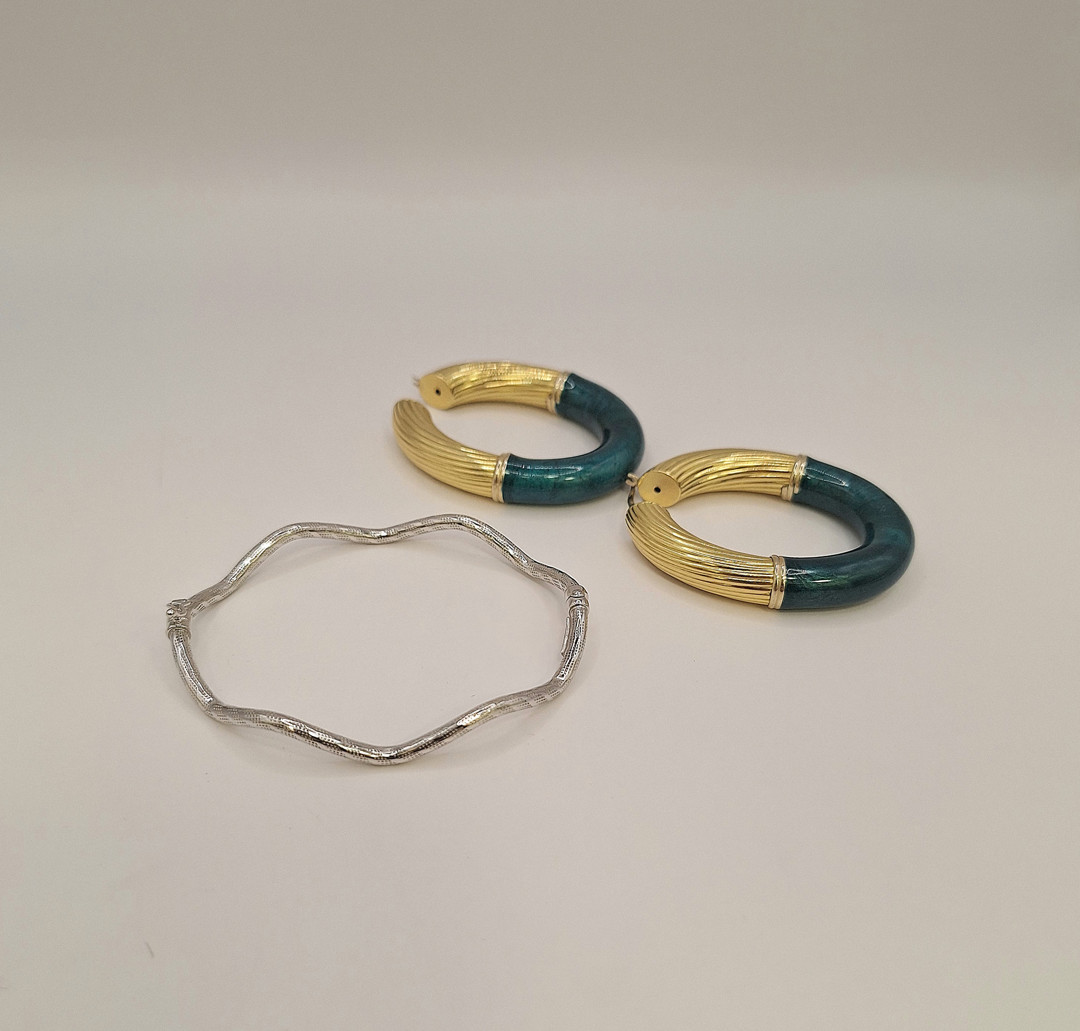 Bracciale e un paio orecchini oro 