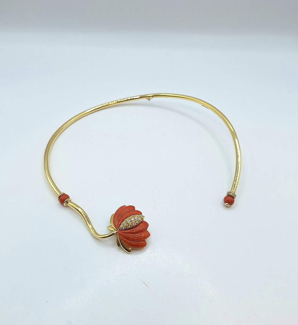 Collana oro corallo e diamanti 