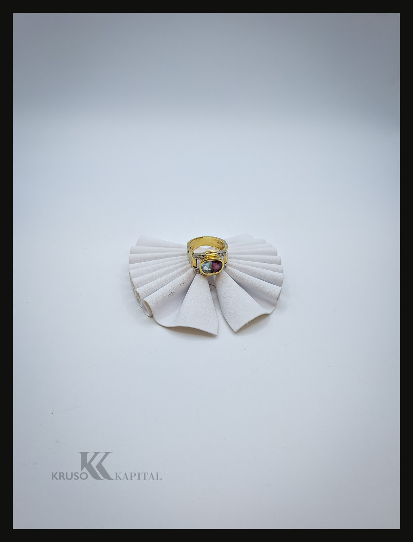 Anello oro pietre