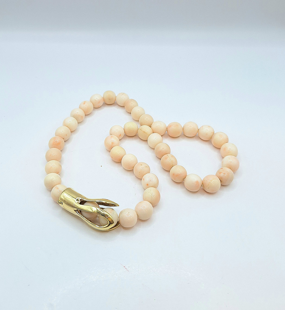 Collana di coralli con chiusura oro