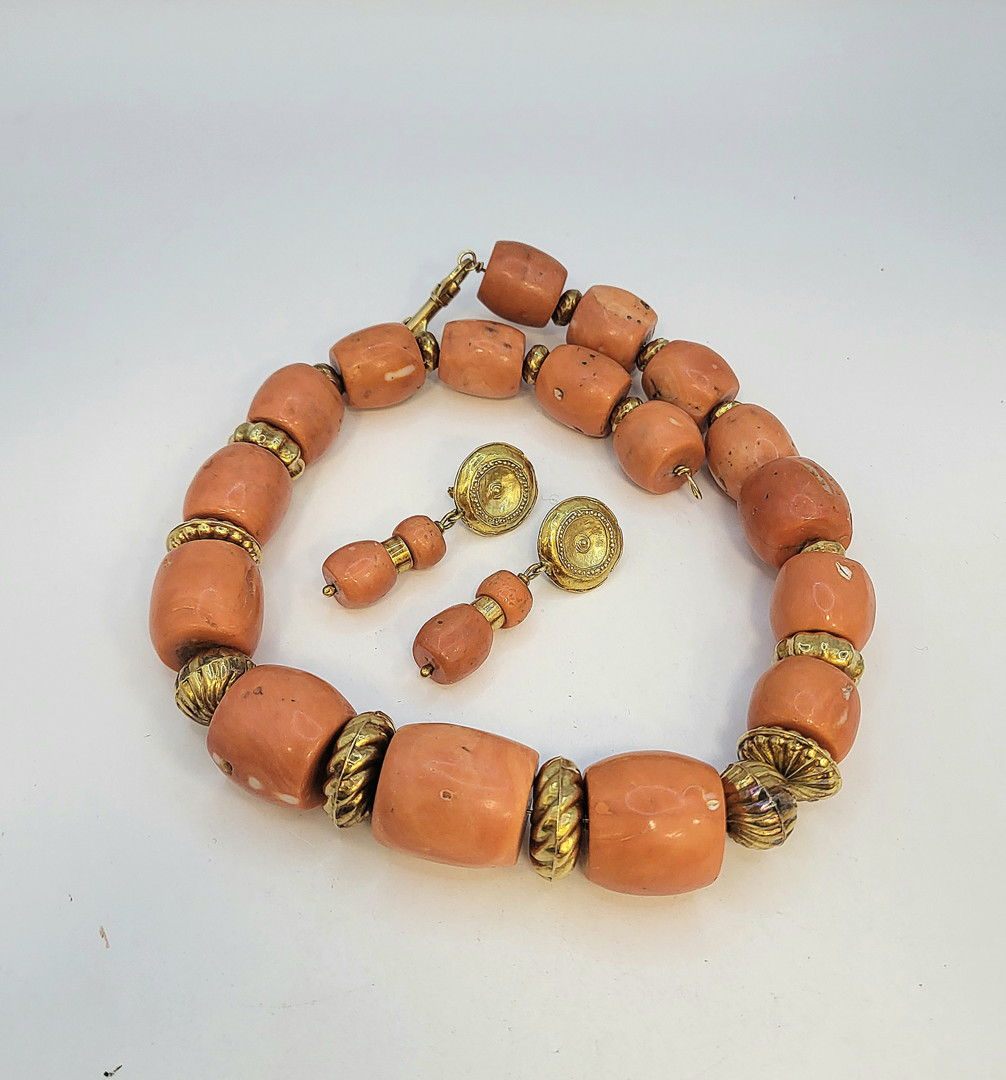 Collana e paio orecchini oro corallo 