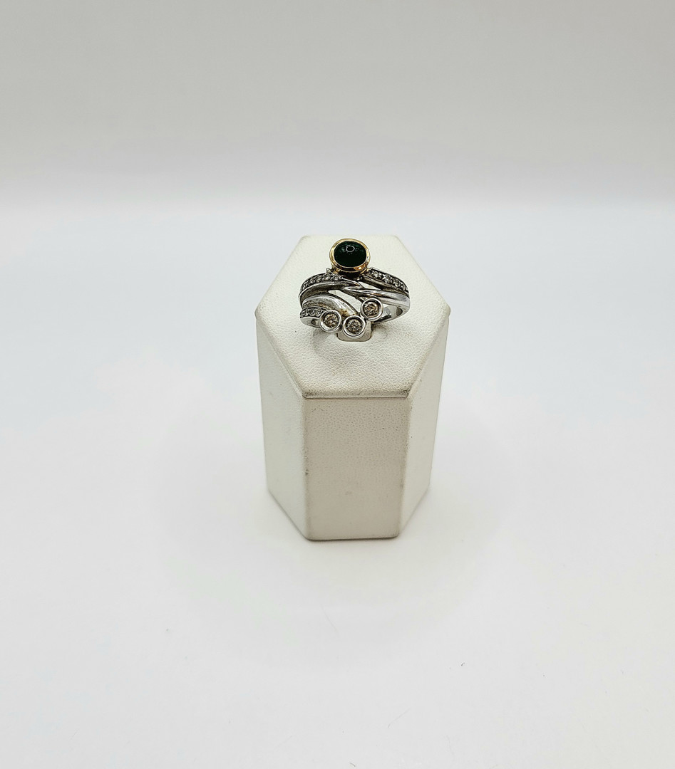 Anello oro pietra diamantini