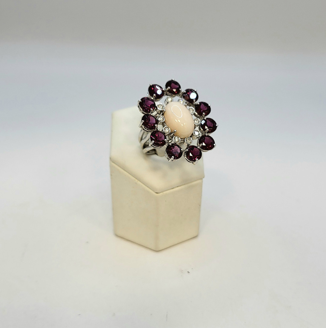 Anello oro diamanti pietre corallo