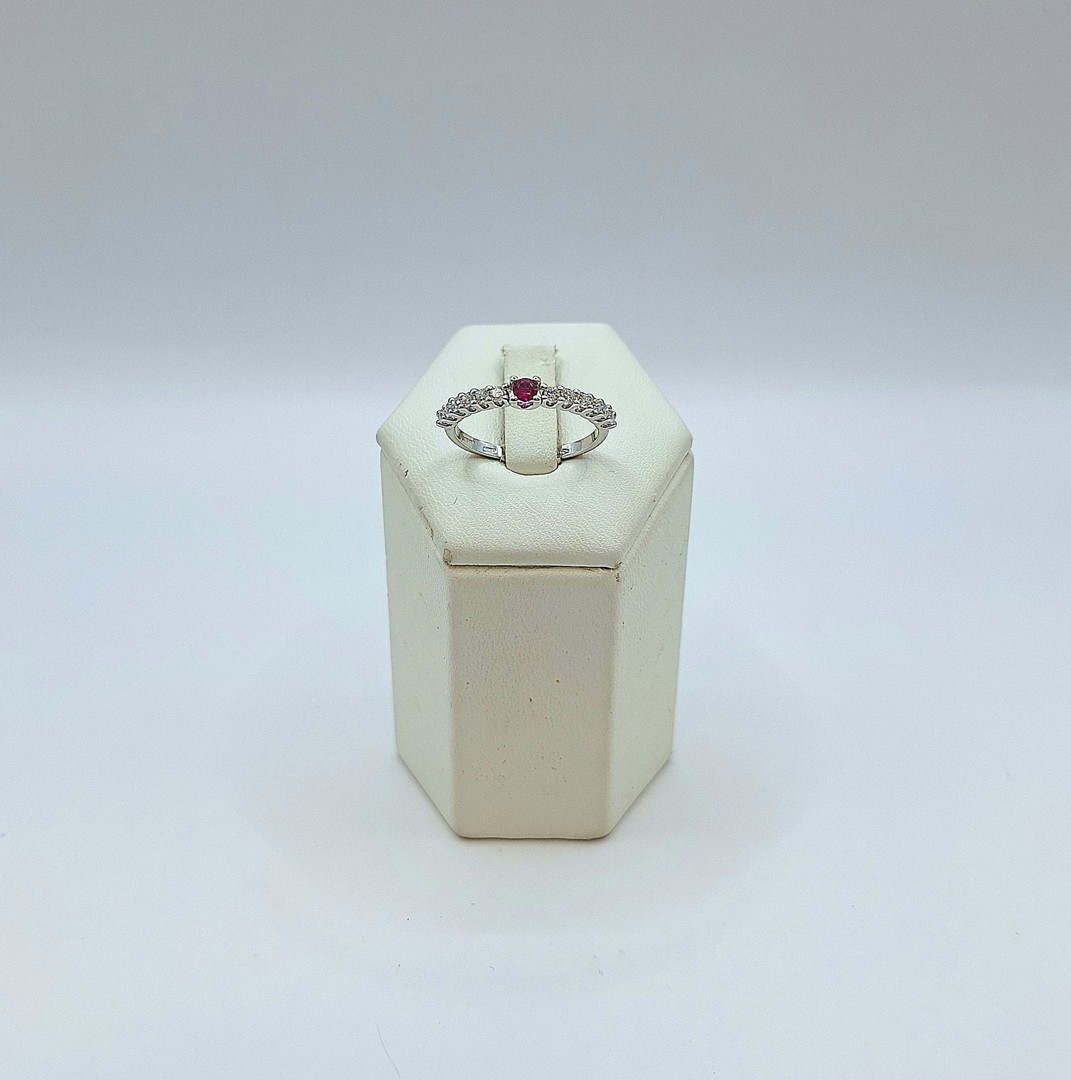 Anello oro pietra diamantini