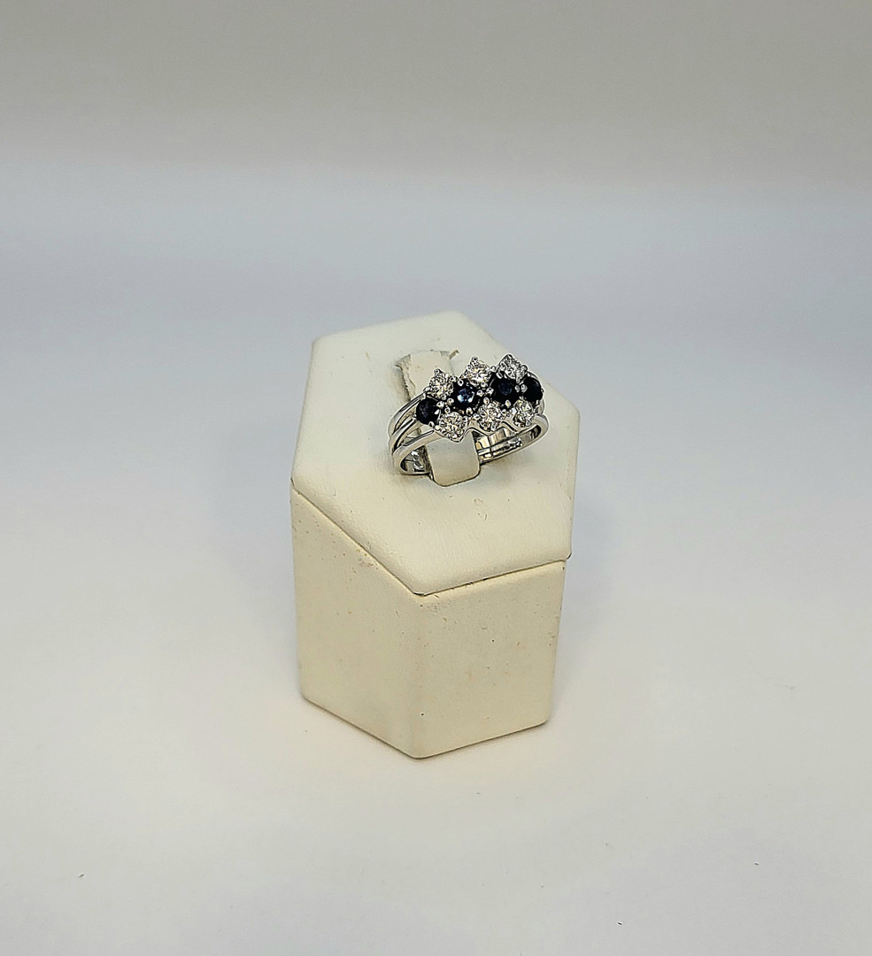 Anello oro pietre diamanti 