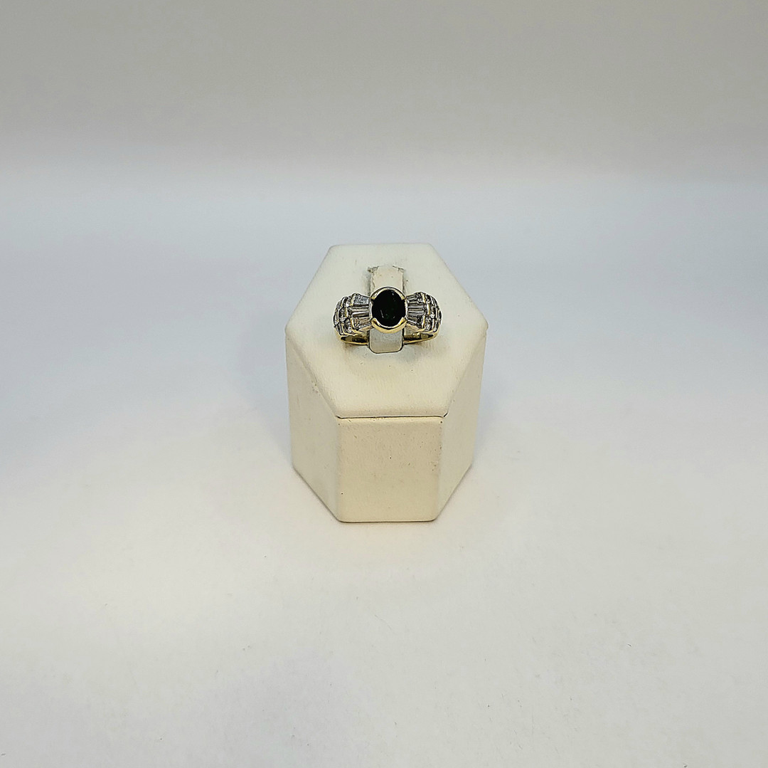 Anello oro pietra diamanti