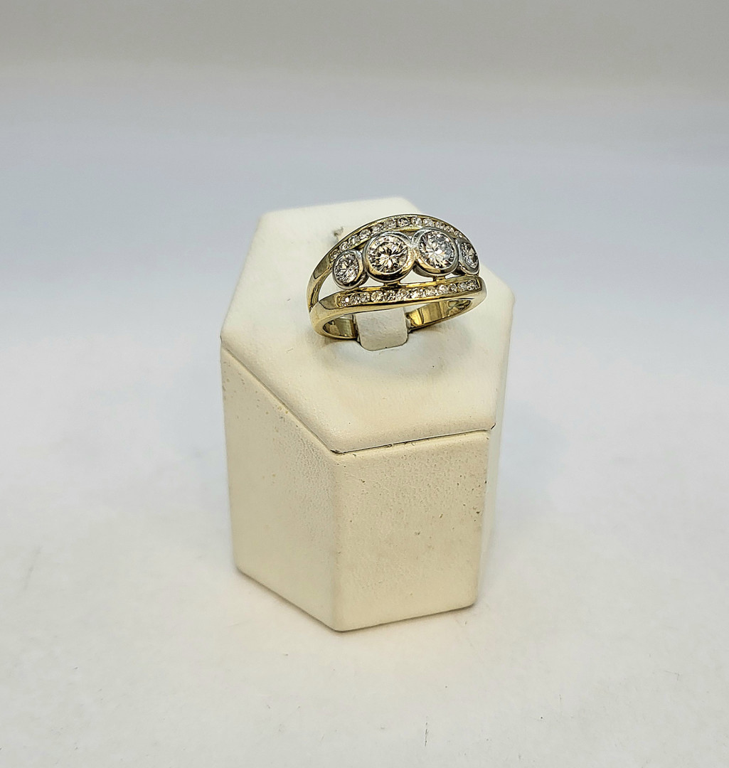 Anello oro diamanti