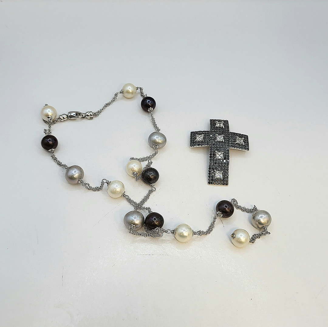 Collana e croce oro pietre perle