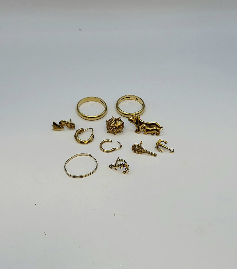 Vari oggetti oro