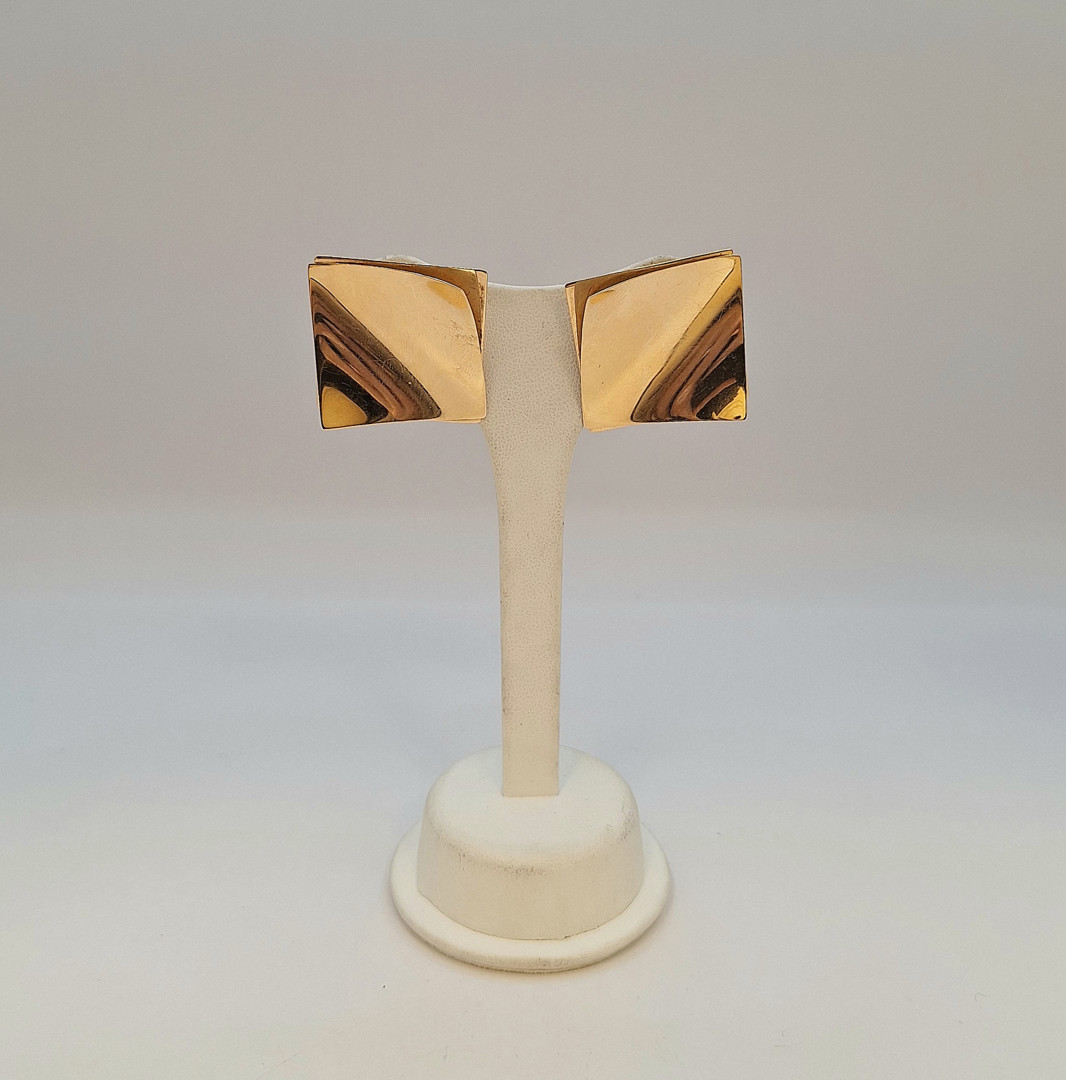 Paio orecchini a firma Peter Wong oro