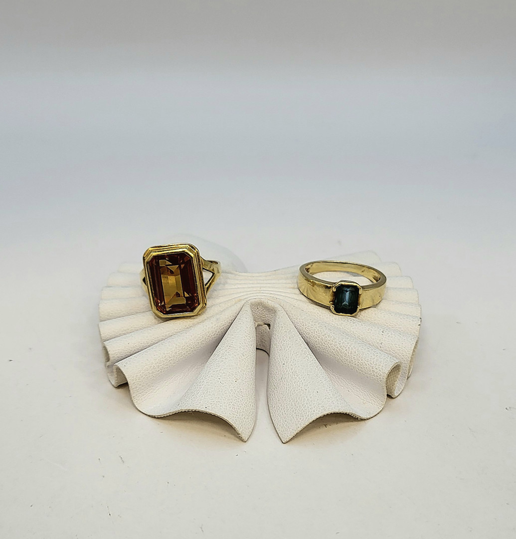 Due anelli oro pietre