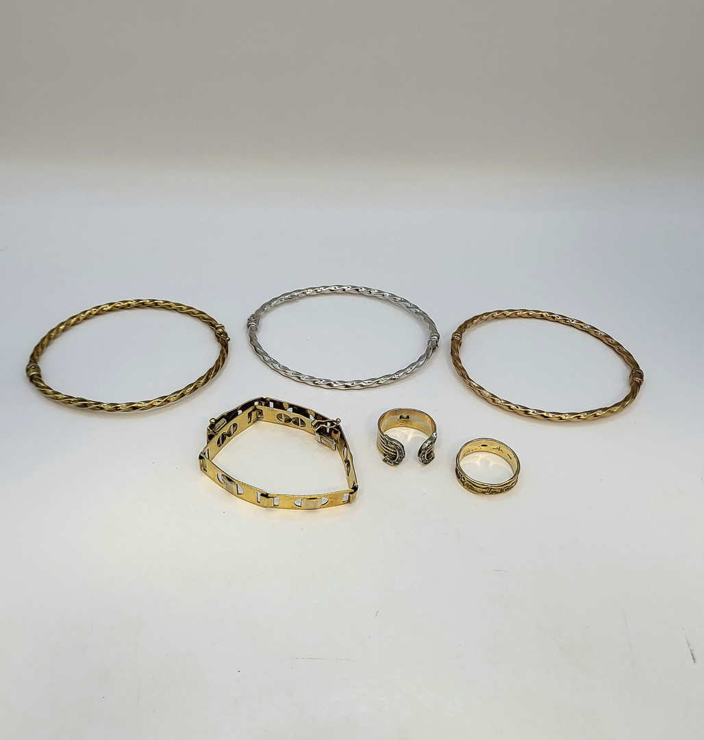 Vari oggetti oro diamantini