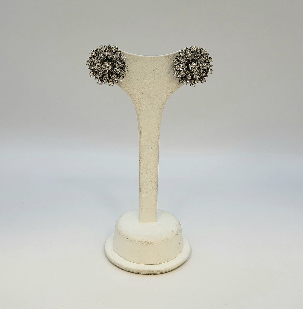 Paio orecchini oro diamanti 