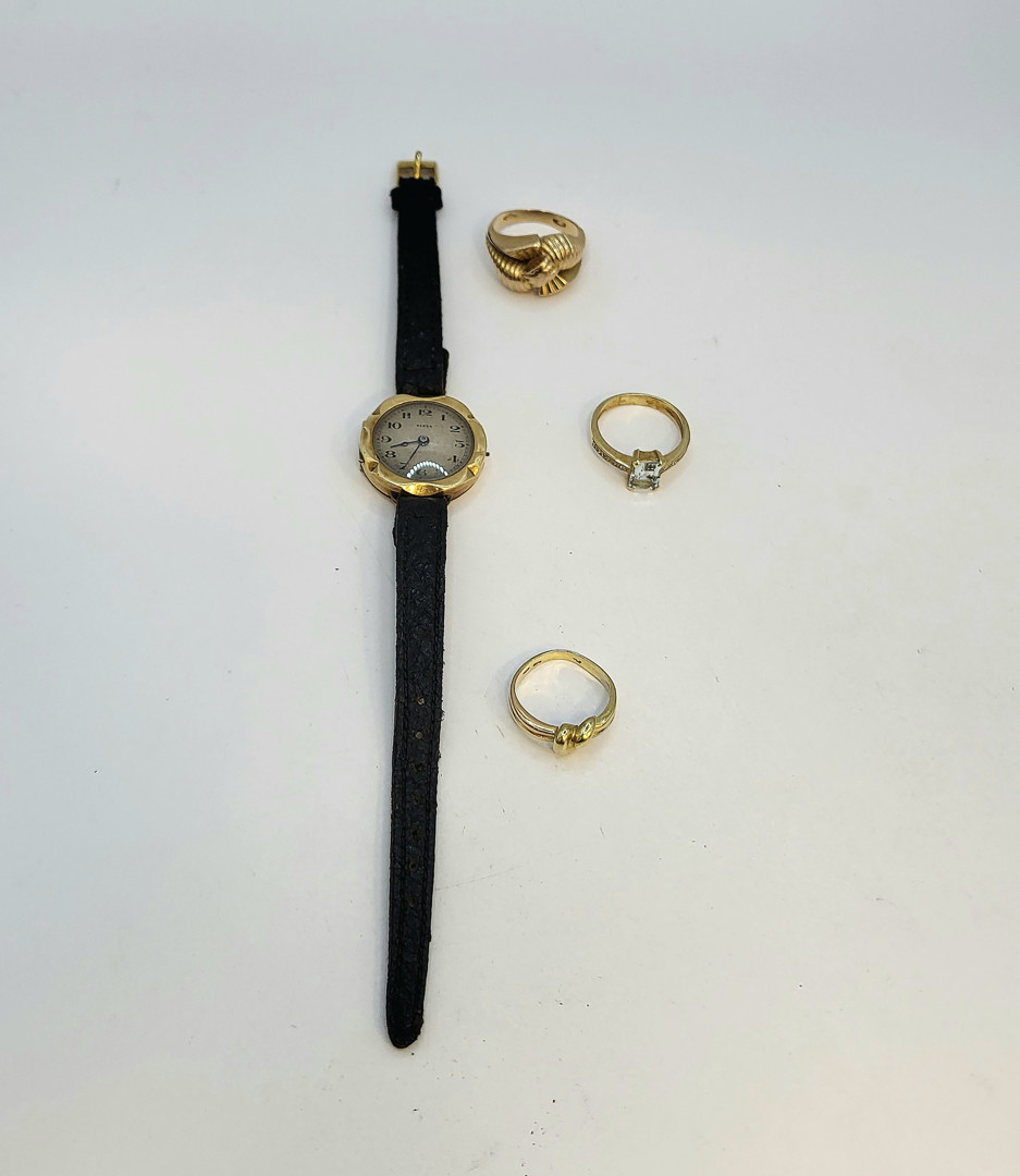 Orologio e tre anelli oro pietre