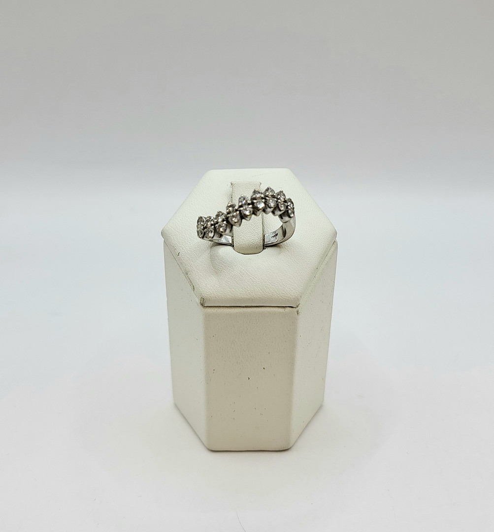 Anello a firma Salvini oro diamantini