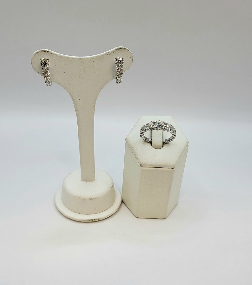 Anello e paio orecchini oro diamanti pietre