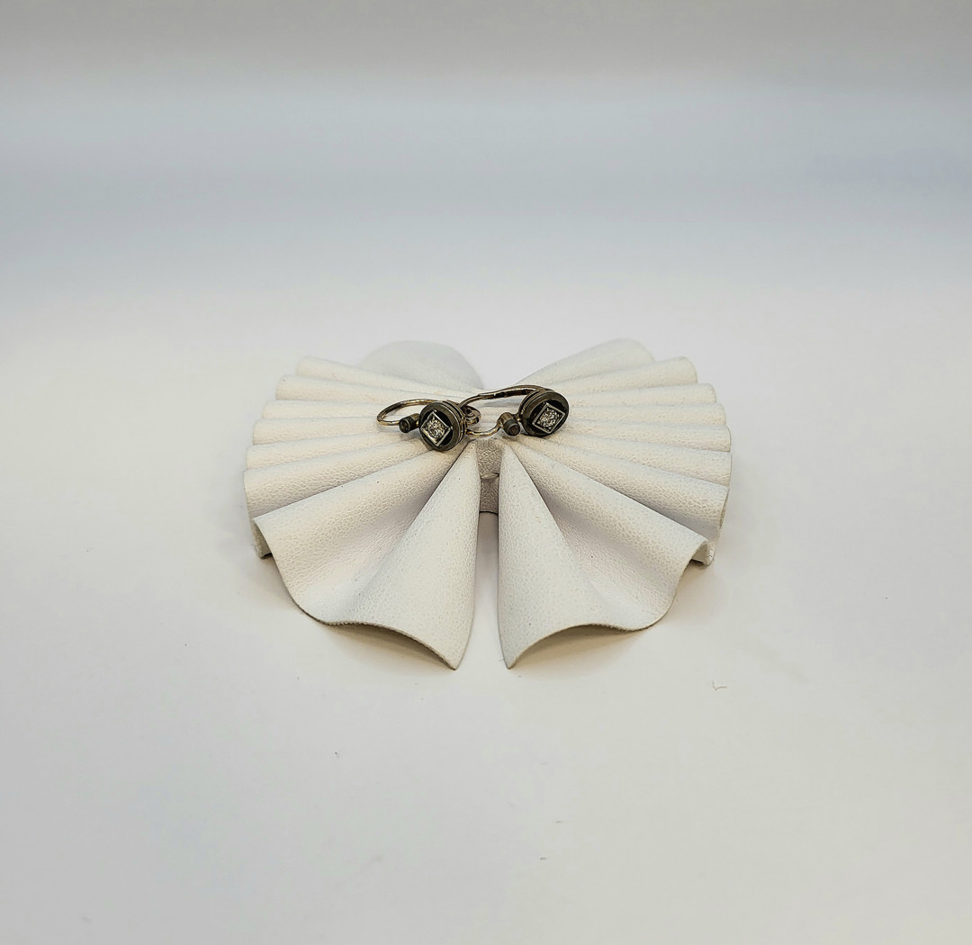 Paio orecchini oro argento diamanti