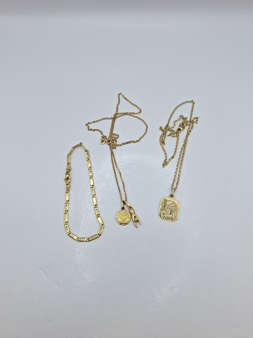 Vari oggetti in oro 