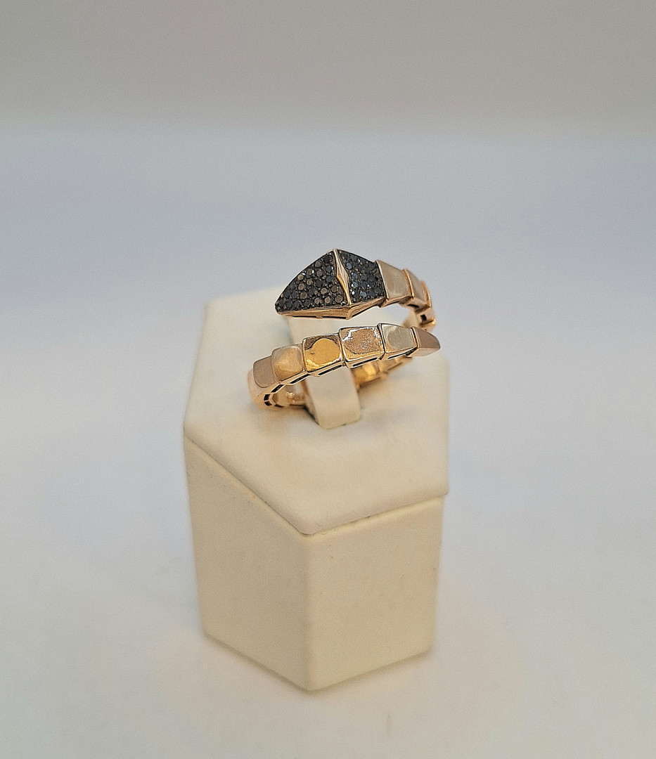 Anello oro e pietre