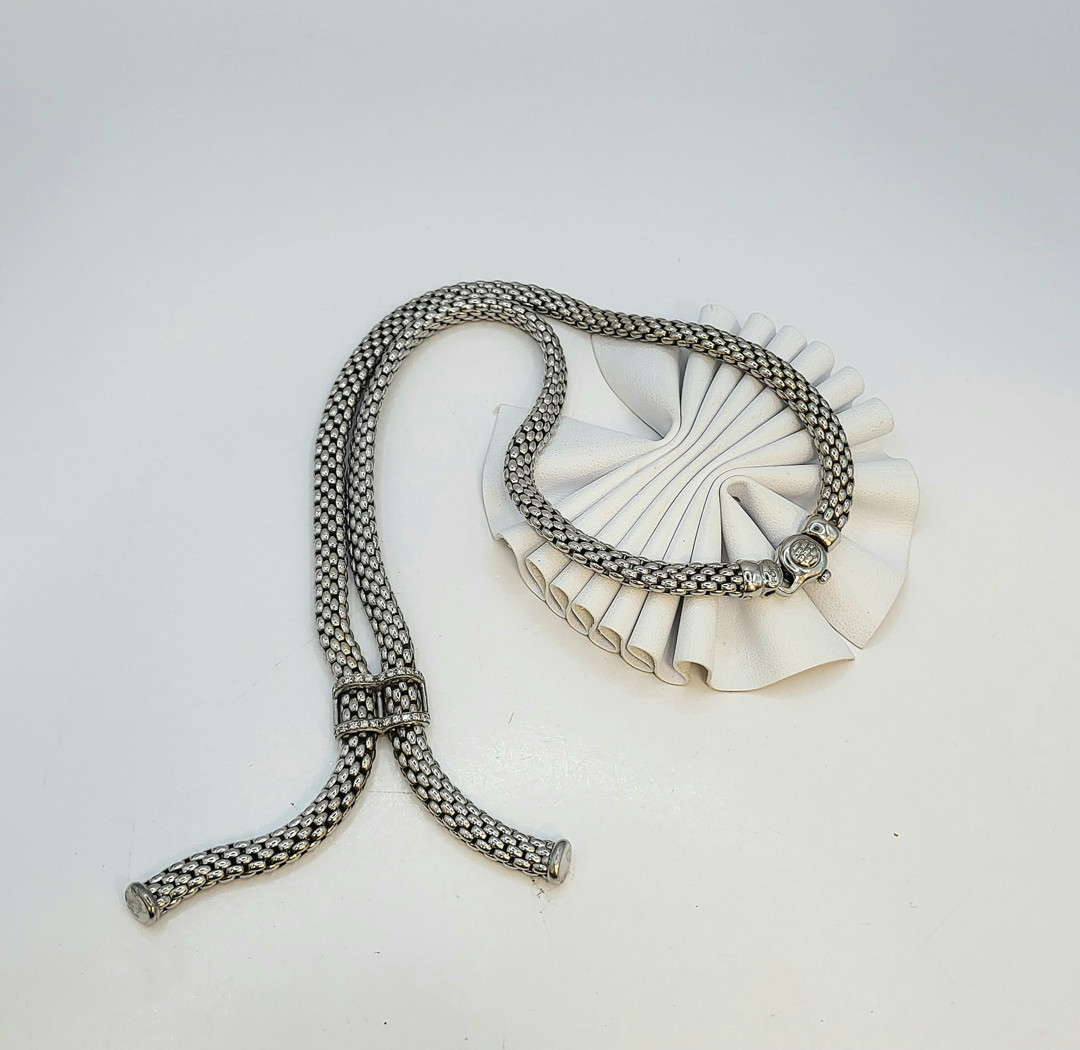 Collana oro e diamantini a firma Fope