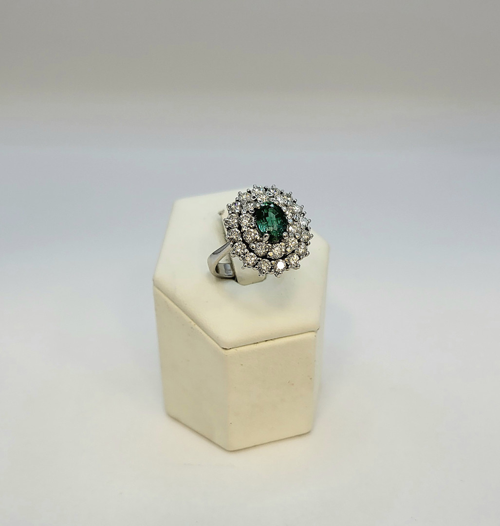 Anello oro pietra diamanti