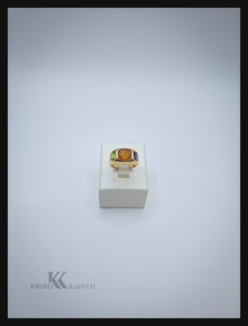 Anello a firma Chanel oro pietre 