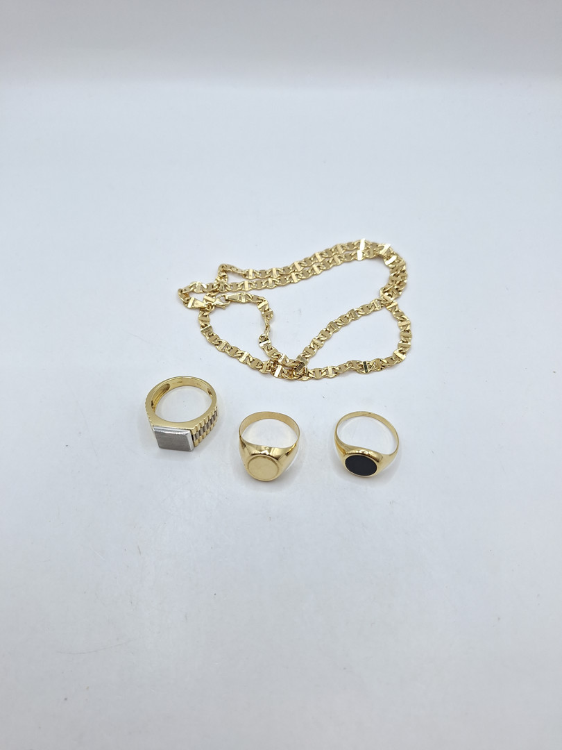 Catena e tre anelli oro pietra