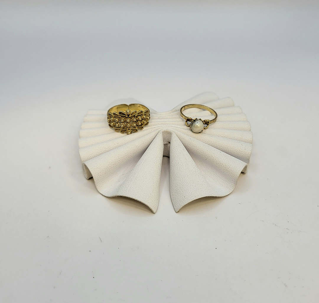 Due anelli oro perlina 