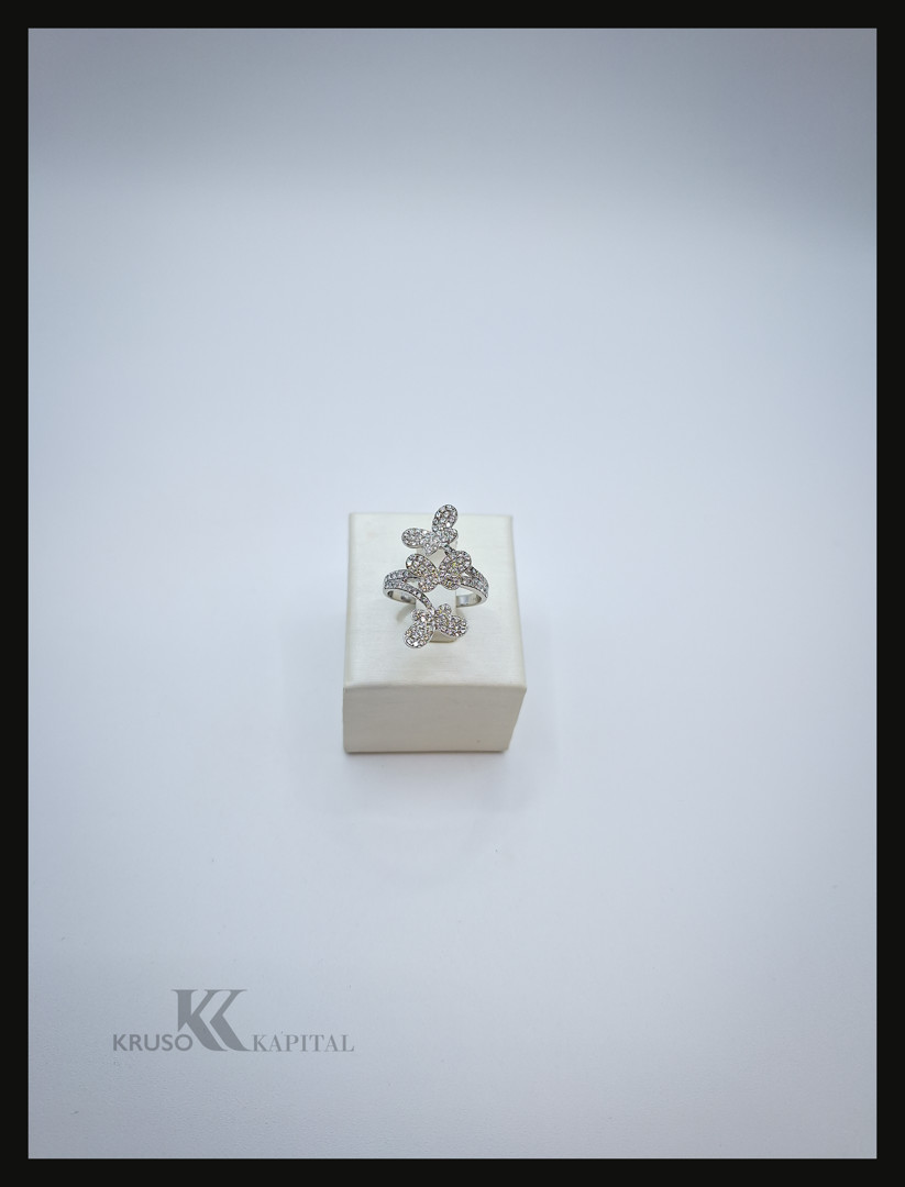 Anello oro con diamantini 