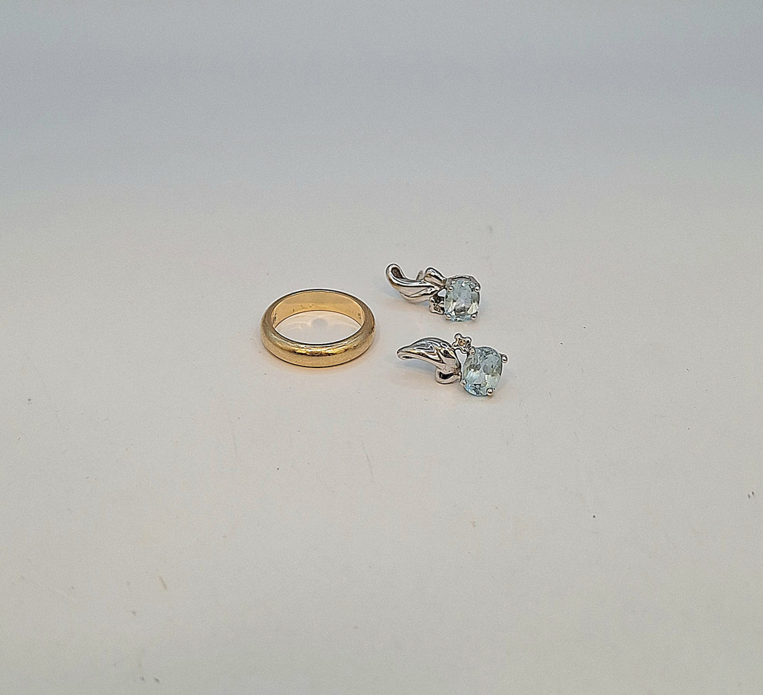 Anello e paio orecchini oro pietre
