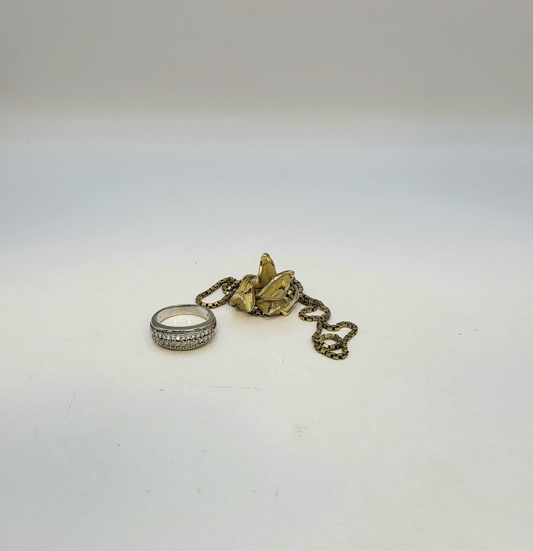 Catenina e due anelli oro diamanti