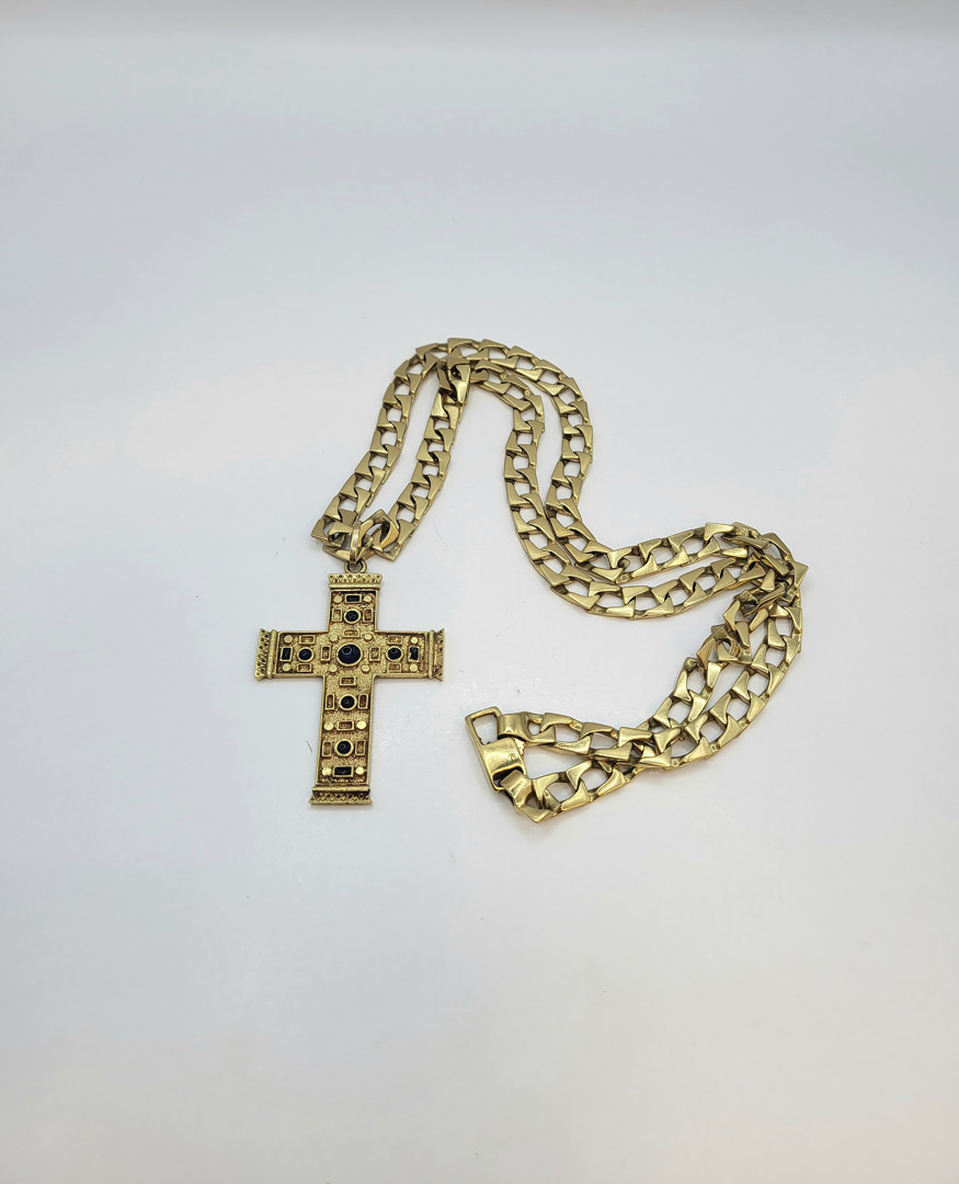 Collana e croce oro smalti