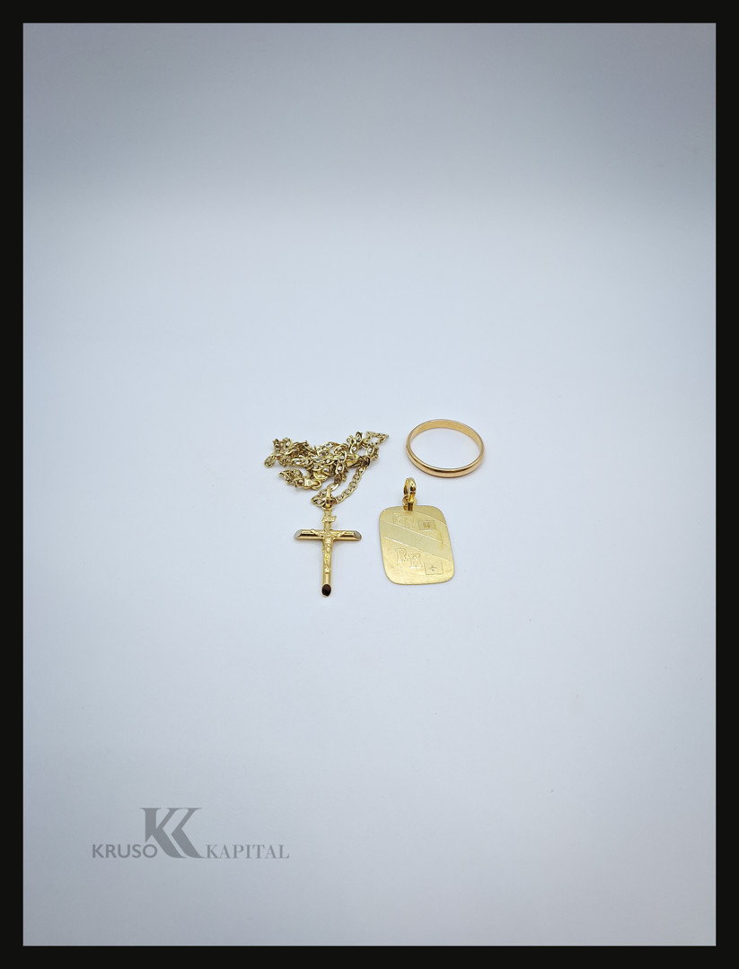 Collana anello e due ciondoli oro
