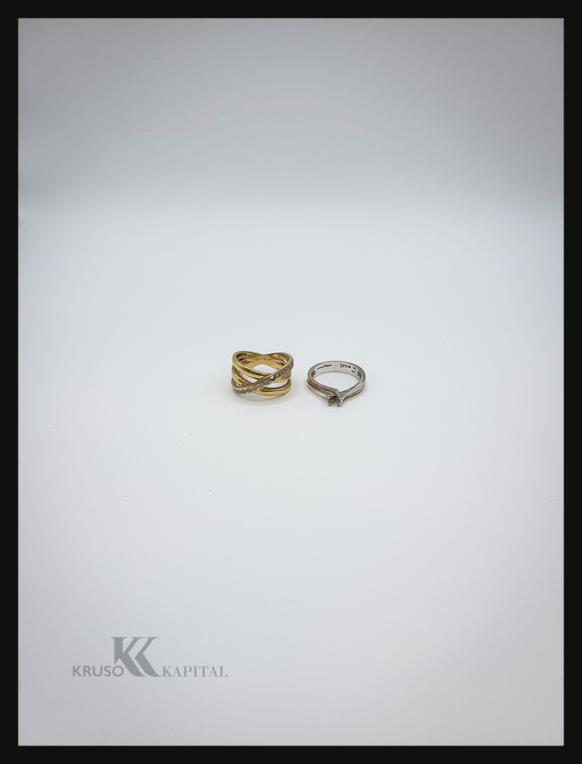 Due anelli oro pietre 