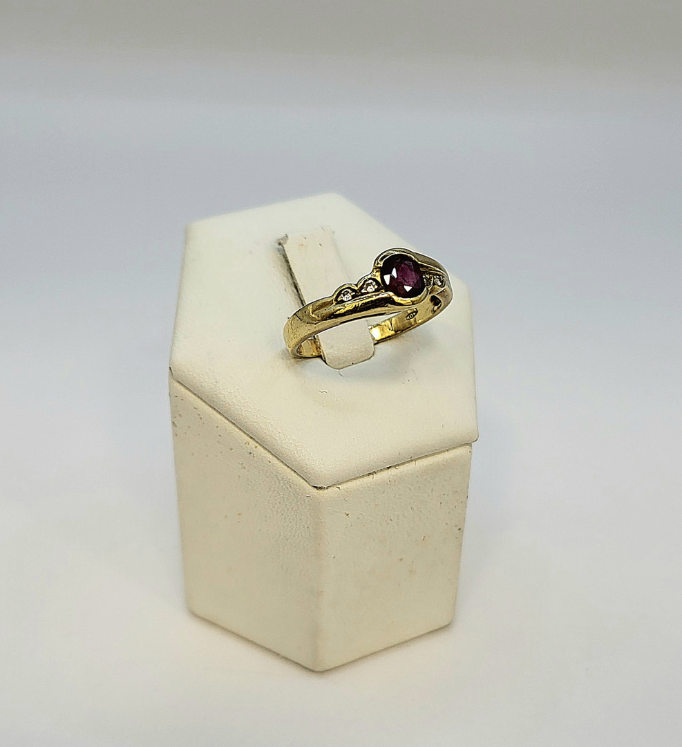 Anello oro pietre