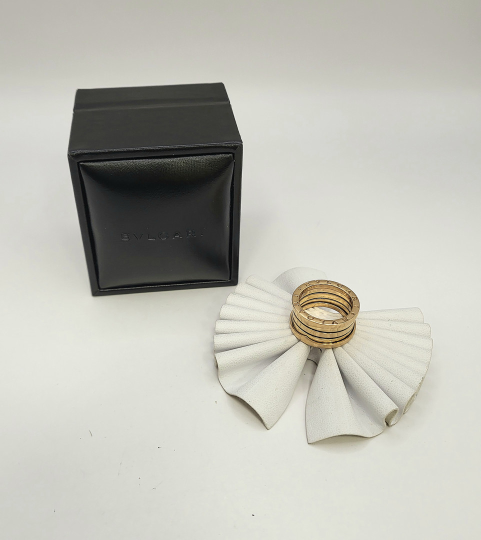 Anello a firma Bulgari oro