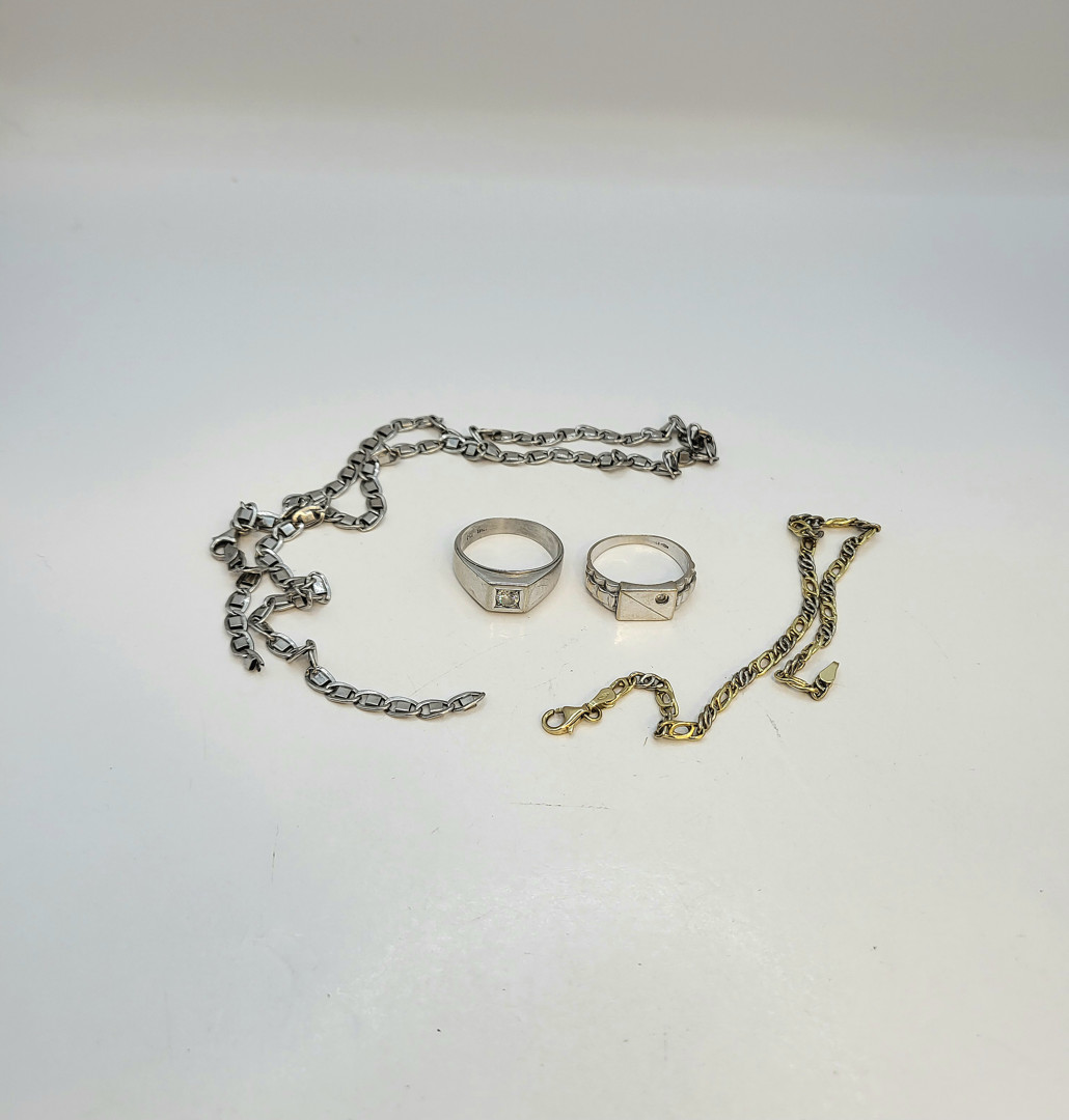 Vari oggetti oro diamantino pietra 