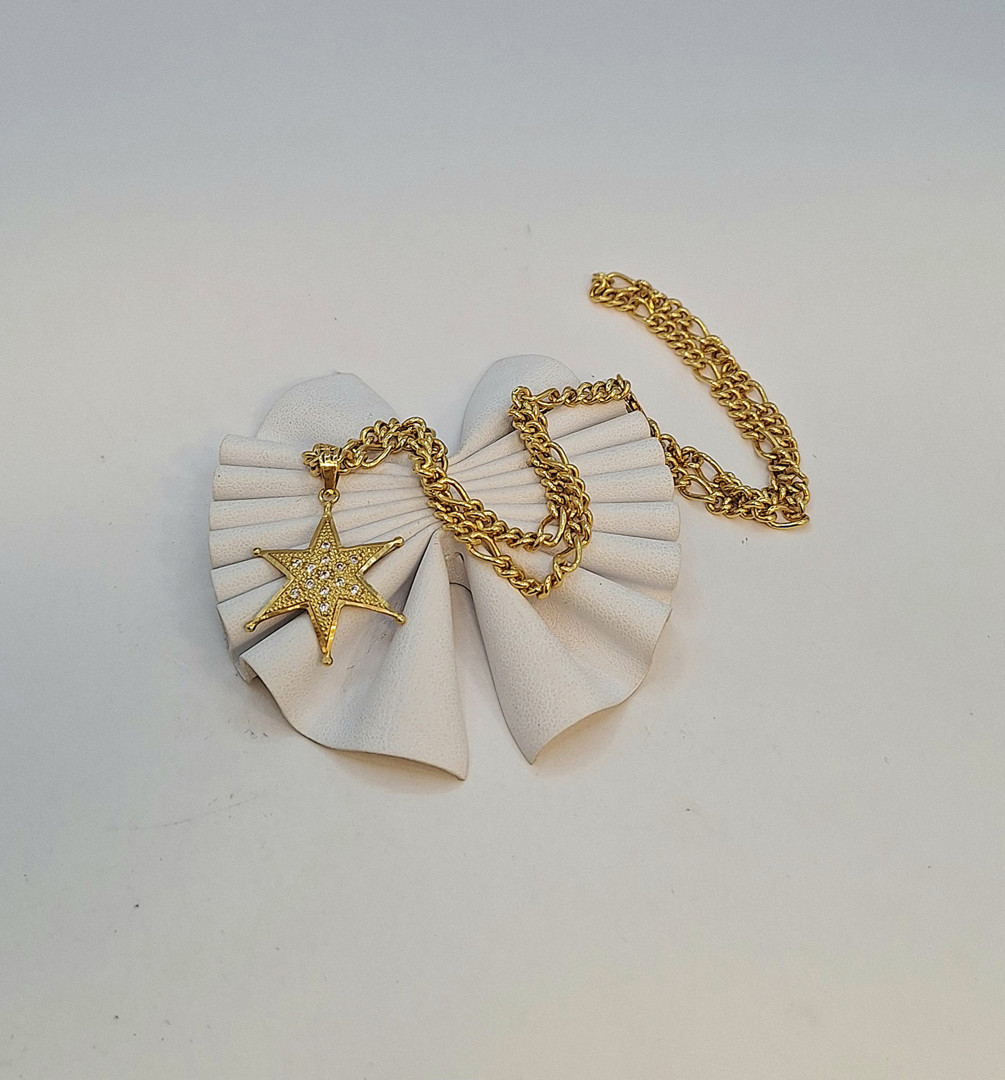 Collana e ciondolo oro pietre