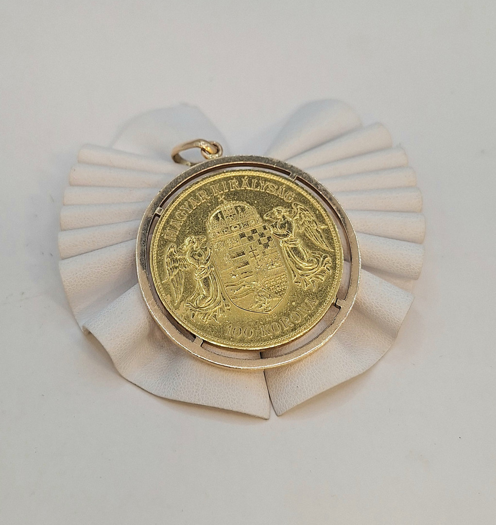 Ciondolo con moneta oro