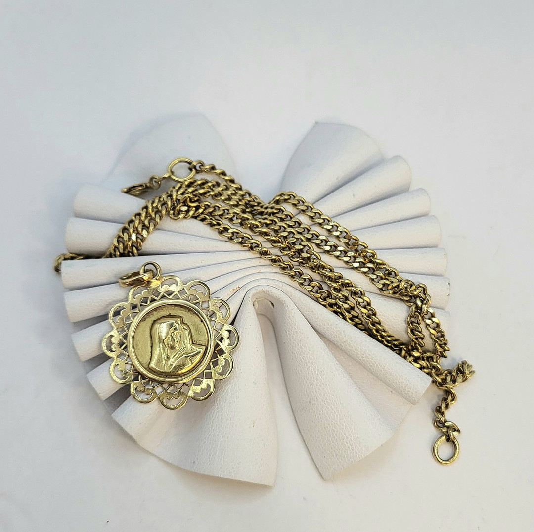 Collana e ciondolo oro