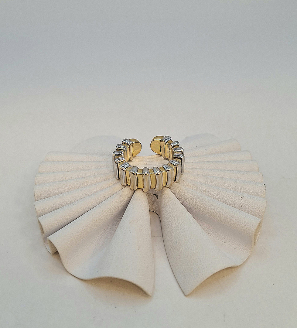 Anello oro a firma Damiani