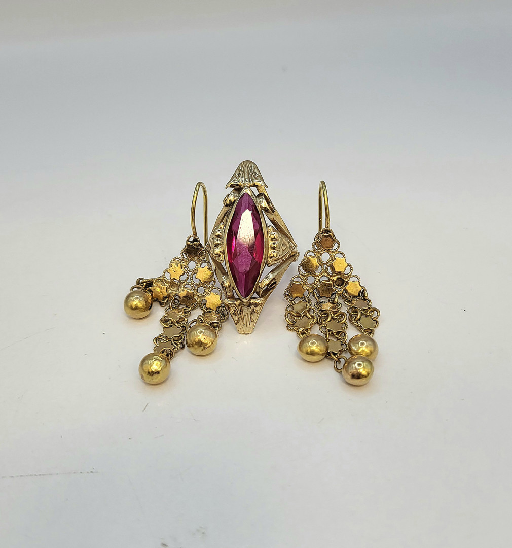 Paio orecchini e anello oro pietra