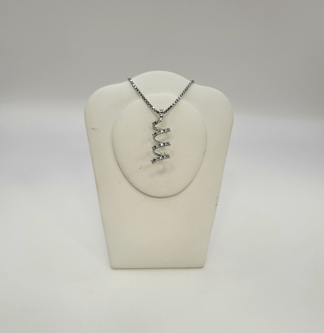 Collana e ciondolo oro pietre 