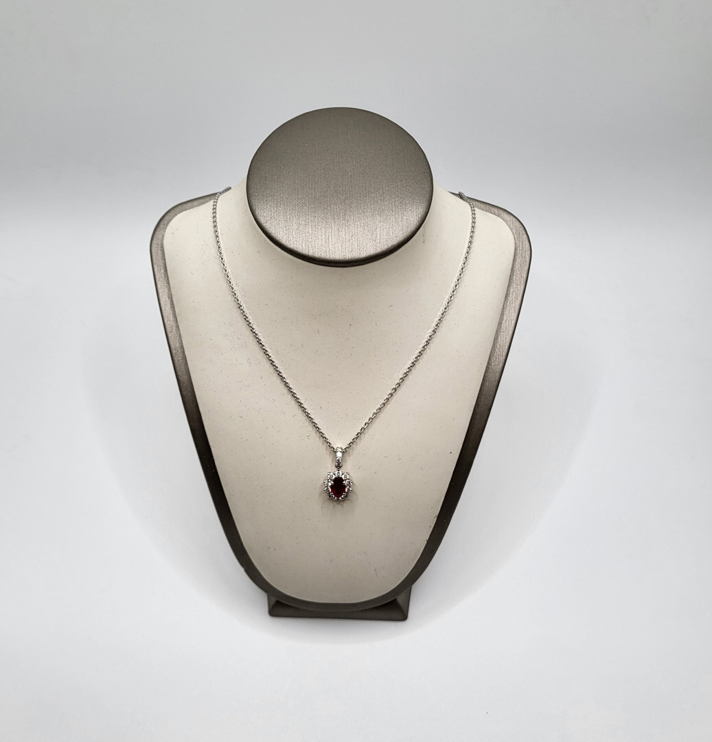 Collana ciondolo a firma Bertani & Co. oro pietra diamanti