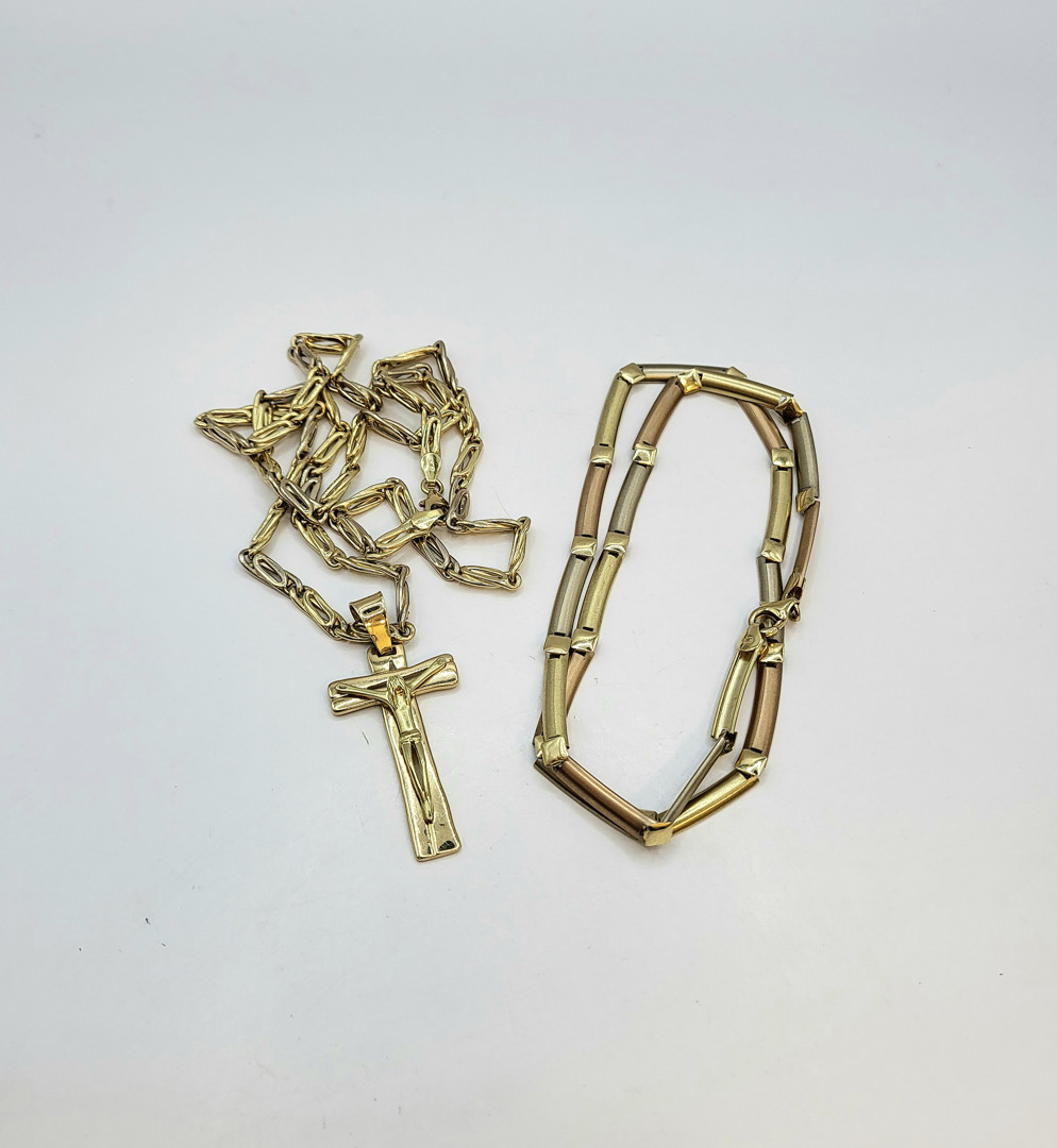 Due collane e ciondolo oro