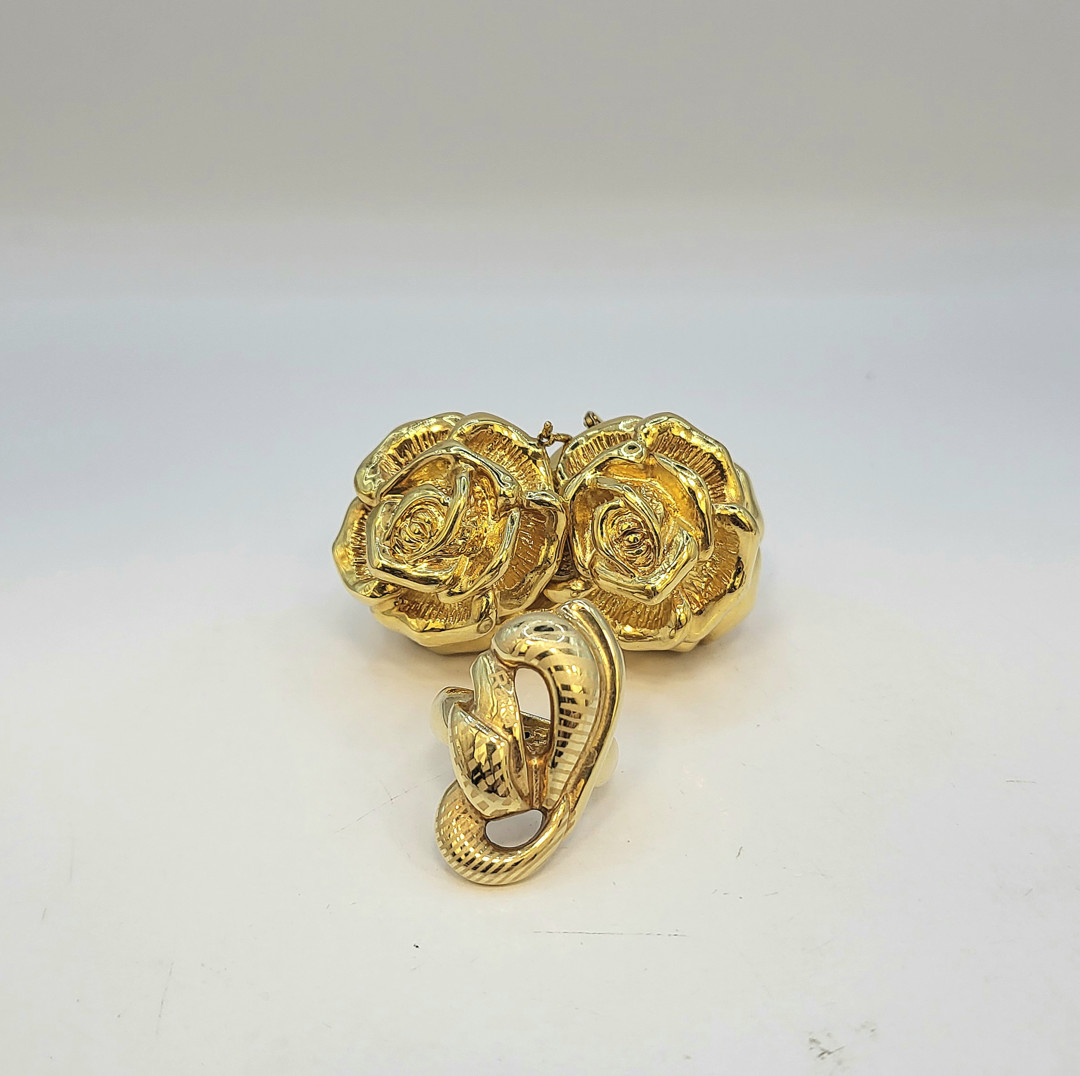Paio orecchini e anello oro