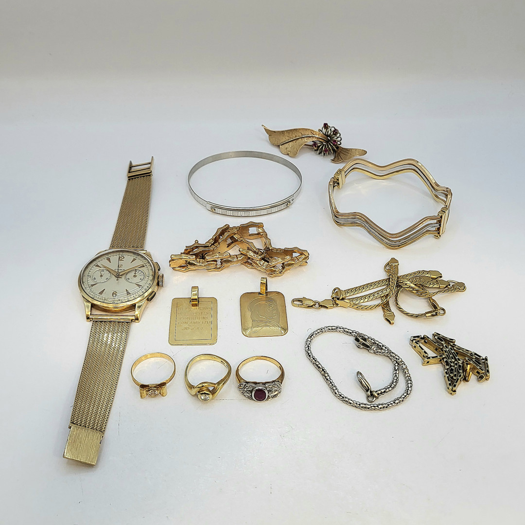 Vari oggetti oro diamante pietre 