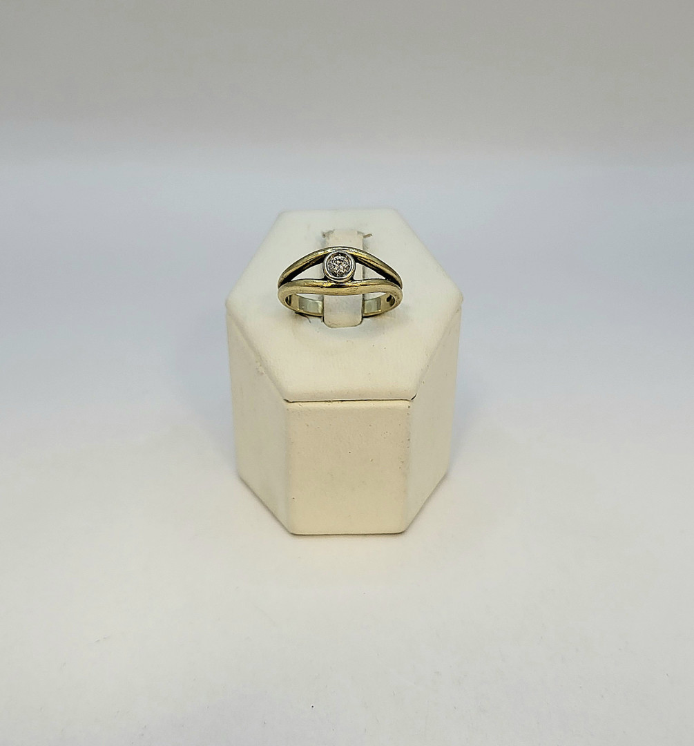 Anello oro diamantino